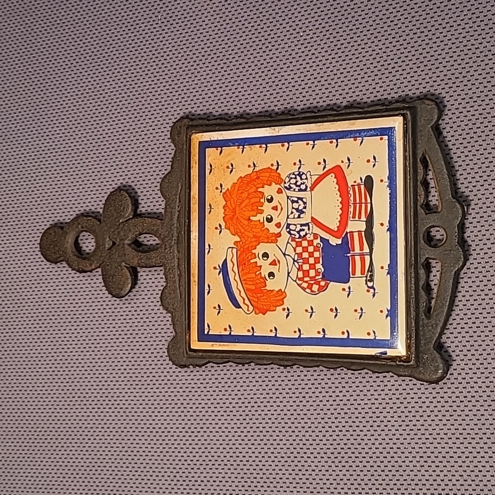 Cathay Raggedy Ann & Andy Tile in Cast Iron Trivet